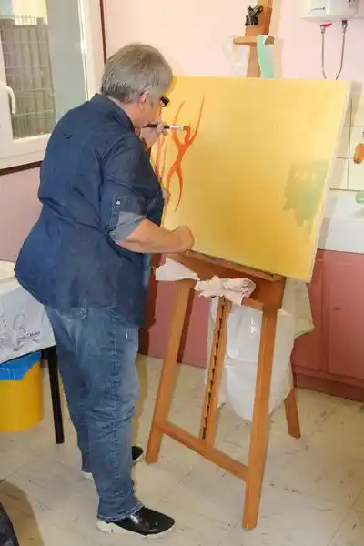 Découverte de la peinture à l'huile, le 10 novembre 2019, lors de la porte ouverte des 50 ans de l'association du foyer culturel 